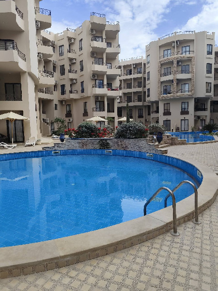 Aqua Tropical resort / Al Ahyaa / bazén